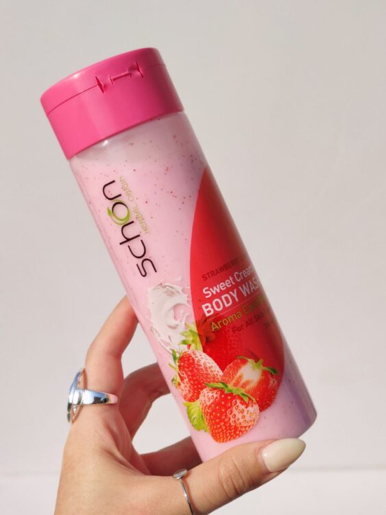 شامپو بدن شیر توت فرنگی شون