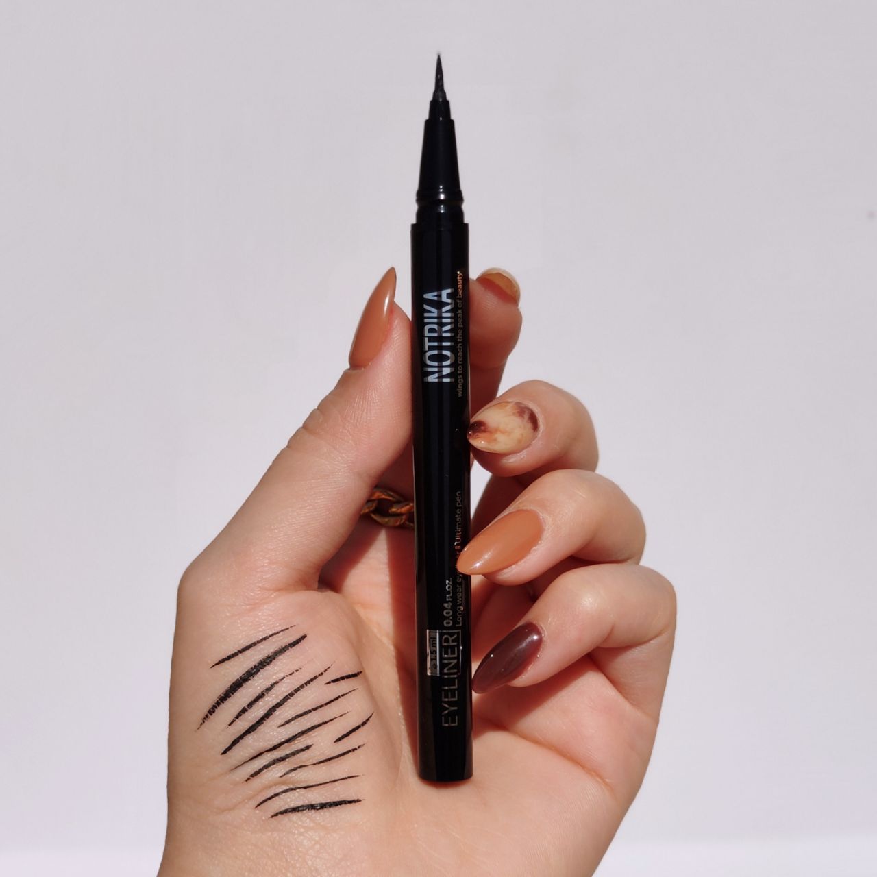 خط چشم ماژیکی نوتریکا